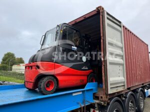 Unloading Japanese container customer